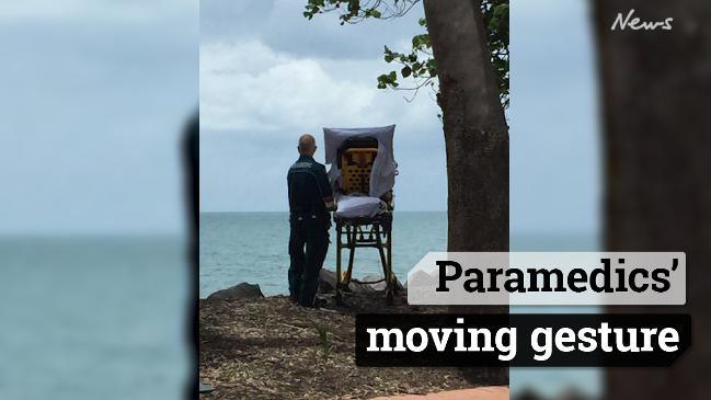 Paramedics' moving gesture 