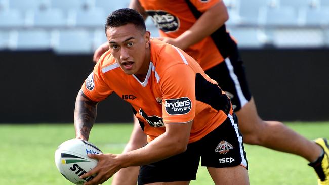 Manaia Cherrington could replace Michael Ennis as Sharks hooker.