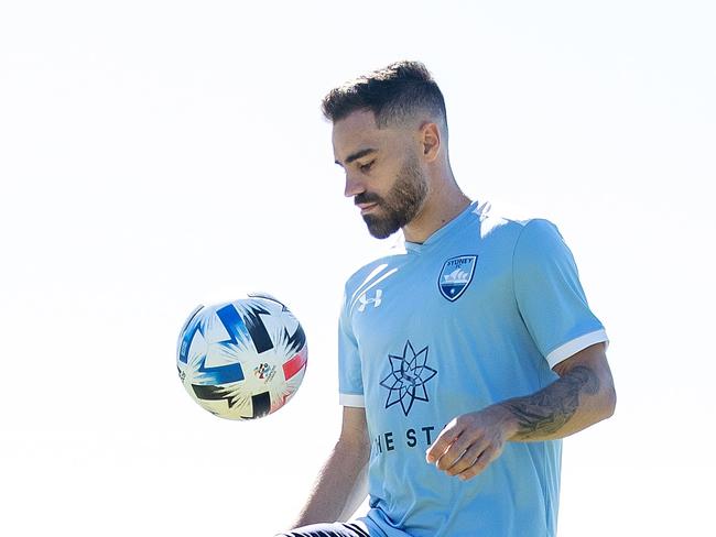 SYDNEY, AUSTRALIA - APRIL 17: Sydney FC A-League player Anthony Caceres trains by himself at Waverley Park on April 17, 2020 in Sydney, Australia. A-League players across the country are now training in isolation under strict policies in place due to the Covid-19 pandemic. (Photo by Cameron Spencer/Getty Images)