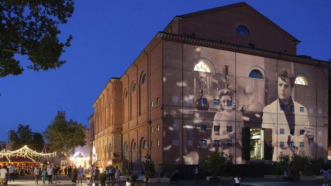 Clips from La Dolce Vita projected onto the façade of the Galli Theatre.