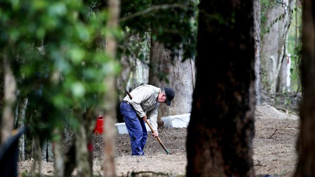 Grave expert Dr. Peter Lowe at the scene. Picture: NCA NewsWire / Peter Lorimer