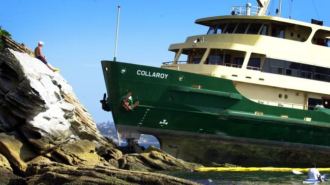 The Manly ferry Collaroy after it ran aground near Little Manly Point in 2001.