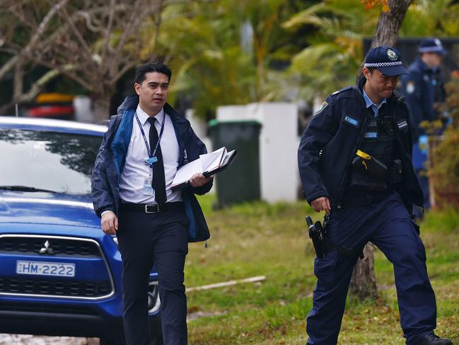 DAILY TELEGRAPH - 15.6.24A manÃs body is found in Damon St in Epping this morning as police investigate a possible homicide. Picture: Sam Ruttyn