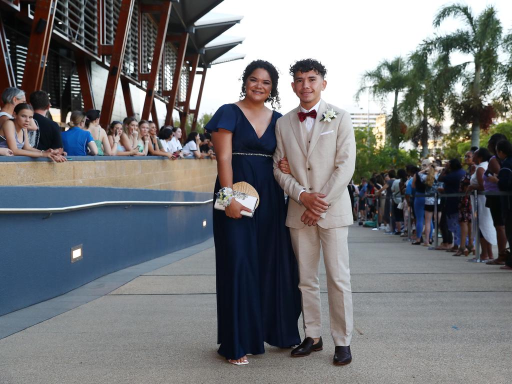 Photo gallery pictures from Trinity Bay State High School formal
