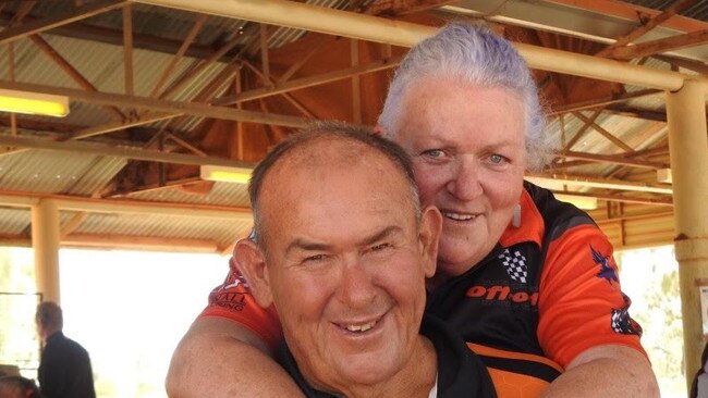 LR: Clare and Wayne Fuller Finke Desert Race 2022 awarded Hero of the Year. Picture: Supplied