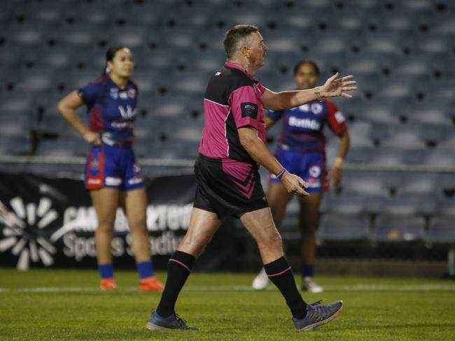 Referee Glen Whiteman. Picture Warren Gannon Photography