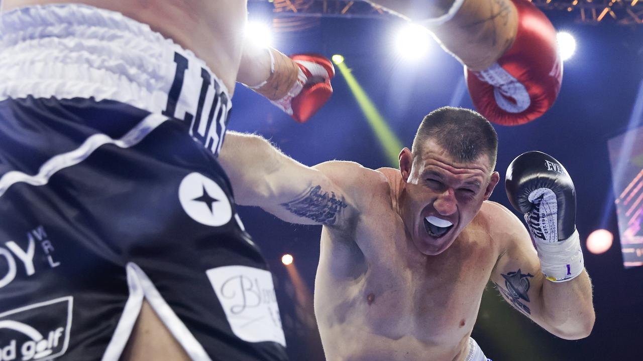 Paul Gallen (R) weathered an early storm to score a TKO victory. Picture: Mark Evans/Getty