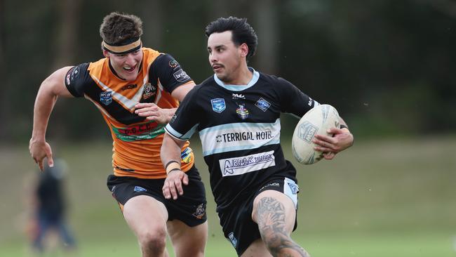 SharkÃs Cadyn  Rosemeyer The Entrance Tigers v Terrigal Sharks in finals week 1 at Eddsac Oval 25th August 2024Ãpic Sue Graham