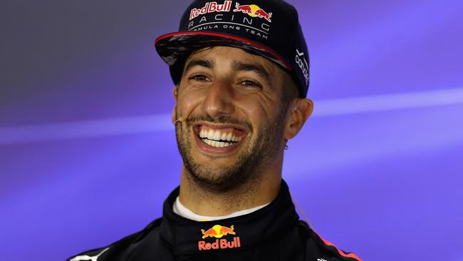 F1 Singapore Grand Prix: Daniel Ricciardo press conference fart video ...