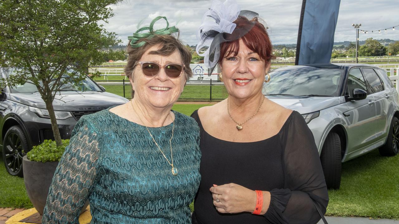 Helen Gillam (left) and Deborah Donaldson. Melbourne Cup Day at the Toowoomba Turf Club. Tuesday, November 1, 2022. Picture: Nev Madsen.