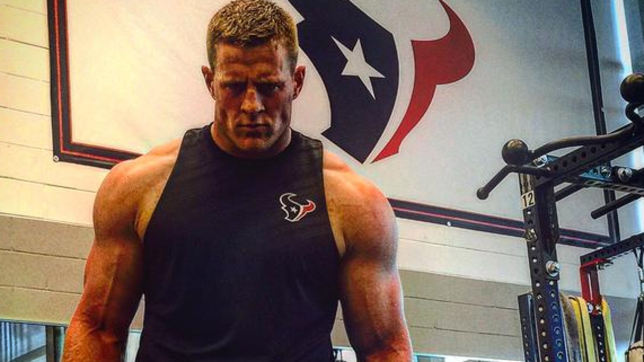 Here's NFL Star J.J. Watt Flexing His Amazing Abs 'as Hard as a 290-Pound  Man Possibly Can'