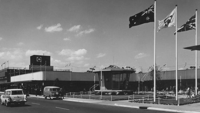 The 3UZ radio base. Picture: State Library Victoria