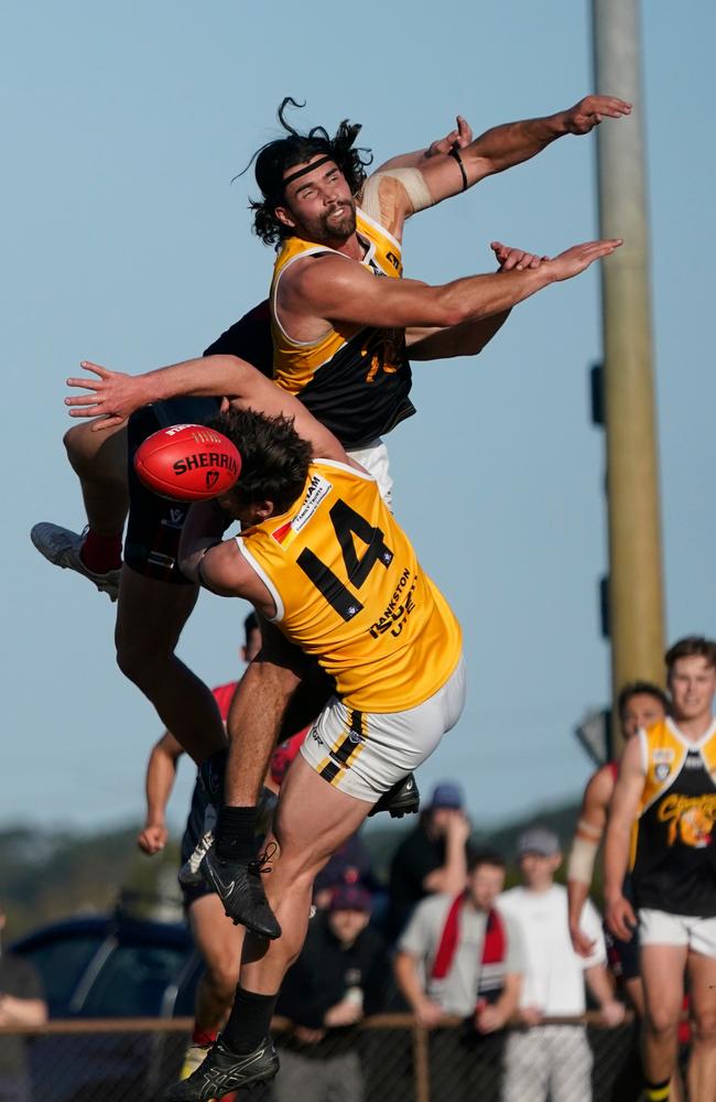 Luca Goonan and Kevin Lylak crash a pack for Frankston YCW. Picture: Valeriu Campan