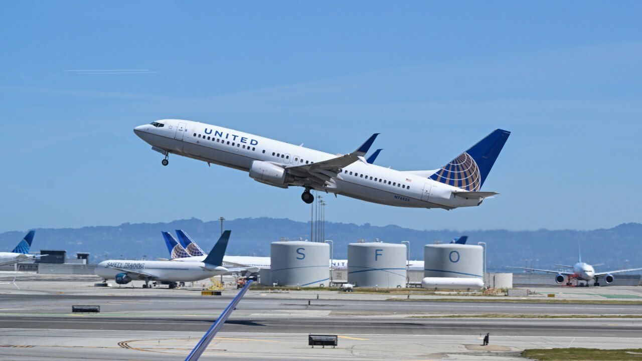 Boston-bound United Airlines flight from San Francisco forced to divert ...