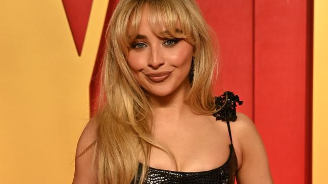 BEVERLY HILLS, CALIFORNIA - MARCH 10: Sabrina Carpenter attends the 2024 Vanity Fair Oscar Party Hosted By Radhika Jones at Wallis Annenberg Center for the Performing Arts on March 10, 2024 in Beverly Hills, California. (Photo by Jon Kopaloff/Getty Images for Vanity Fair)
