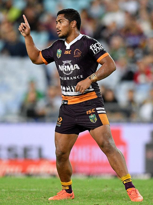 Anthony Milford gestures after kicking a field goal to win the game.