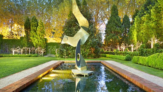 The Smorgon property in Toorak was tipped to set a record but hasn’t sold.