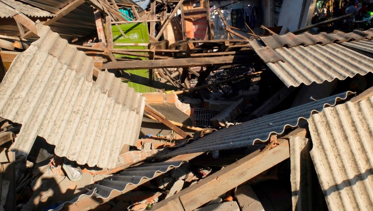 At least 91 killed after powerful quake strikes Indonesia 