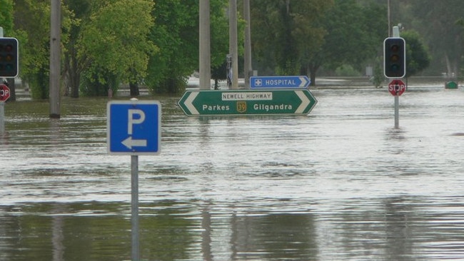 Flooding which caused chaos in Dubbo in 2010. Picture: Shane William Smith/Facebook