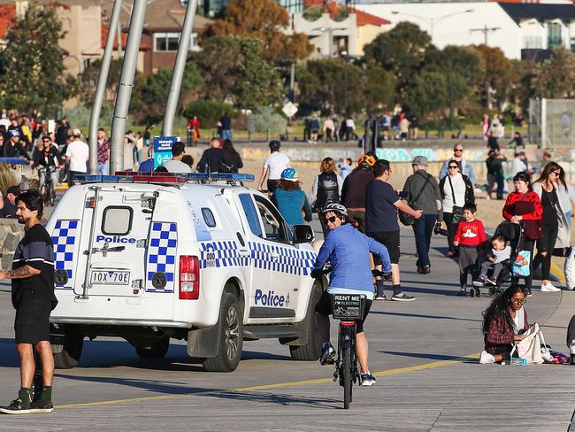 COVID-19. As restrictions are slowly eased people get out to enjoy Melbourne's beautiful Autumn weather. Picture: Ian Currie