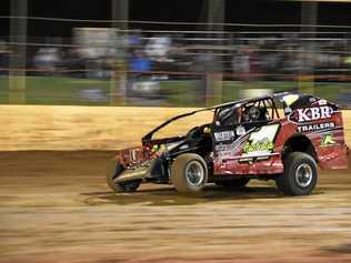 IN CHARGE: Australian champion Kevin Britten leads the field at Kingaroy Speedway earlier this year. Britten is targeting a fourth straight Australian V8 Dirt Modified title when he races at Toowoomba from January 17-19. Picture: MDossRacing Photography.