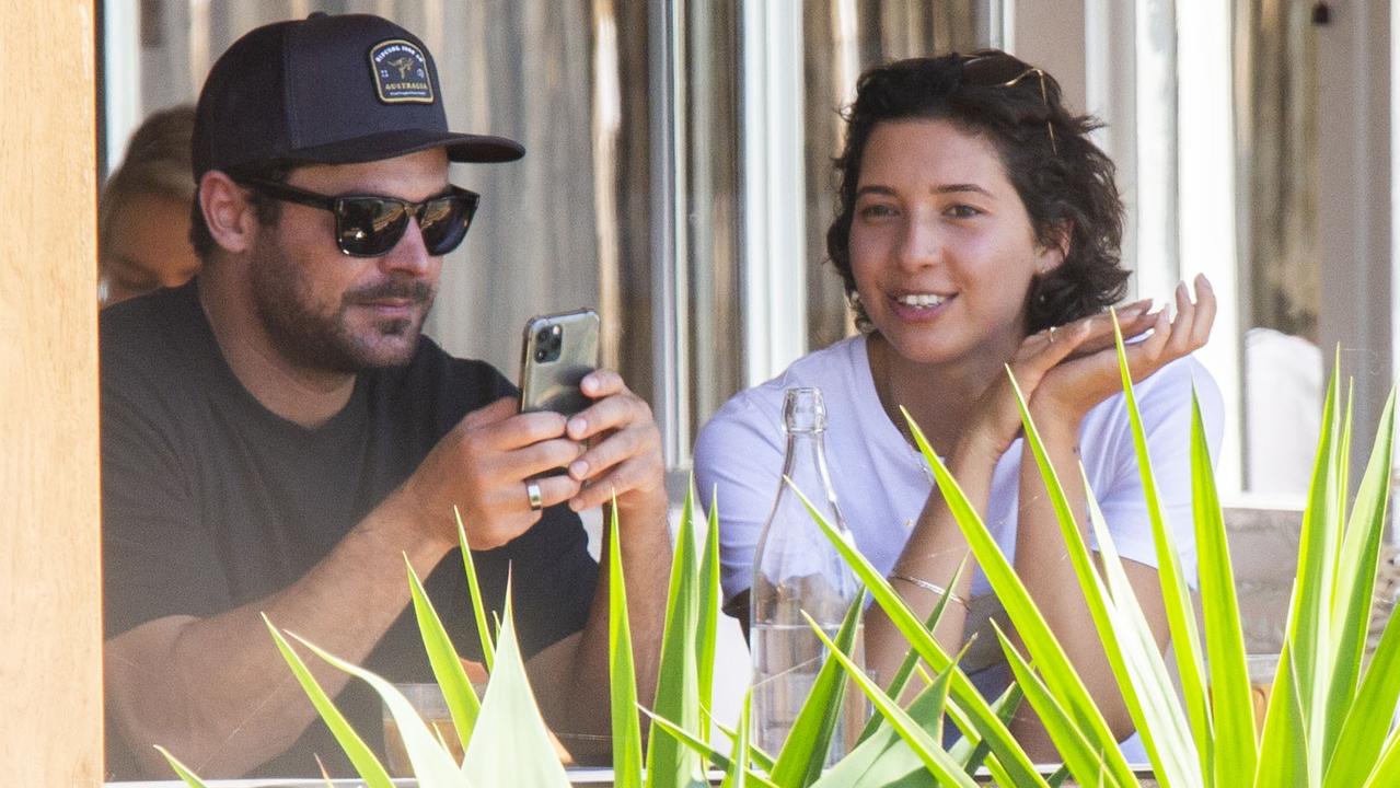 Zac Efron and Aussie girlfriend Vanessa Valladares step out for brunch in Lennox Head. Picture: Media Mode