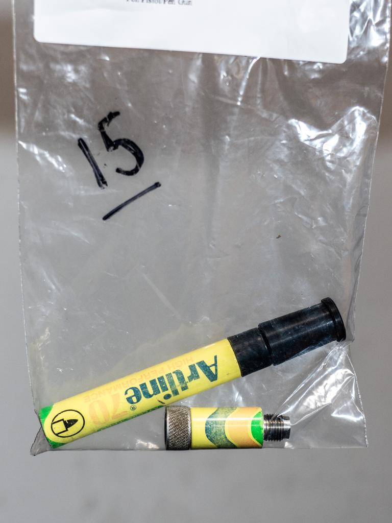 A gun disguised as a marker pen has been seized by police. Picture: WA police