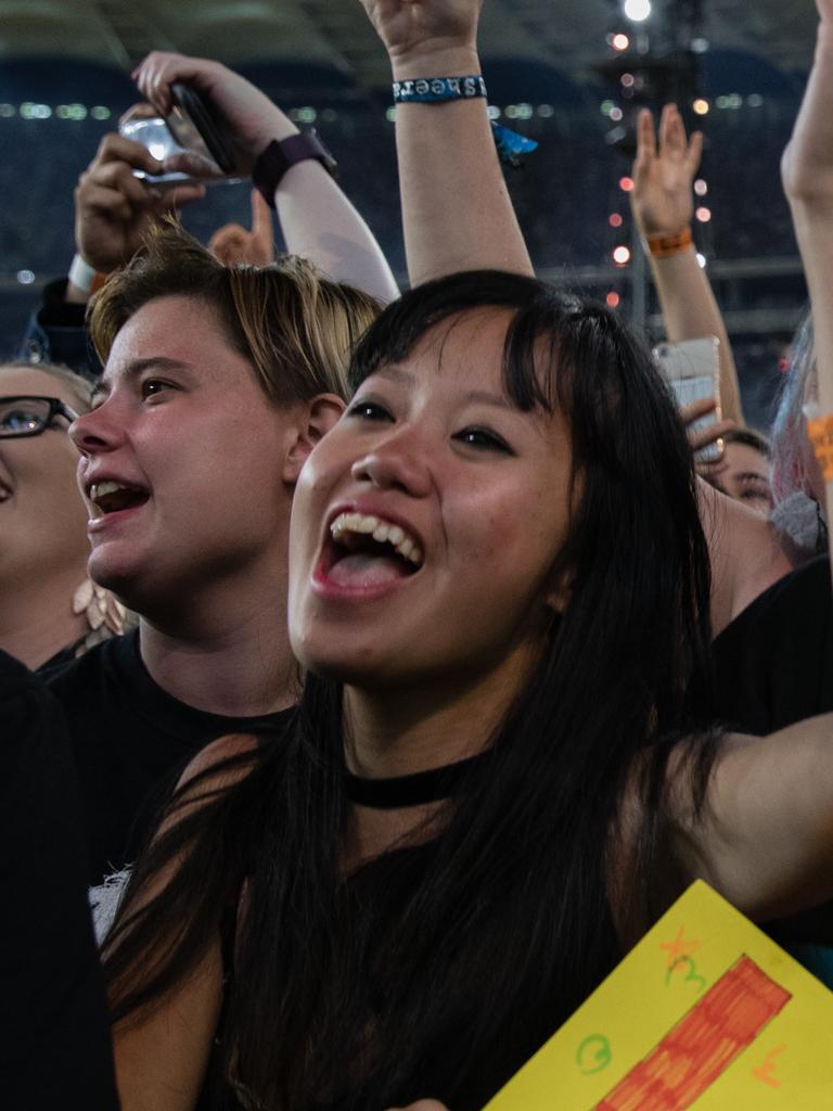 Fans sing along to Ed Sheeran at Optus Stadium in 2018. Picture: AAP