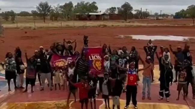 The Kiwirrkurra community is cheering on the Brisbane Lions.