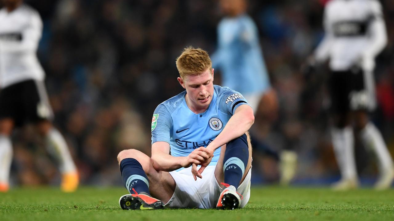 Kevin De Bruyne went down clutching his knee.