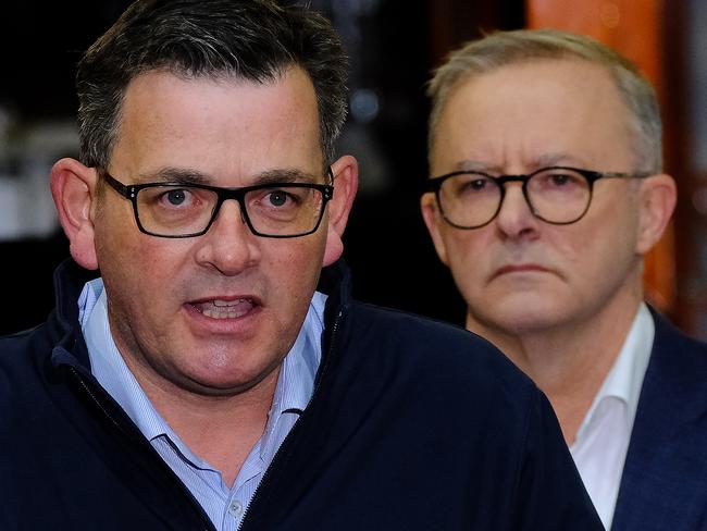 MELBOURNE, AUSTRALIA - NewsWire Photos MAY, 10, 2022: Victorian Premier, Daniel Andrews, and Leader of the Opposition, Anthony Albanese give a joint press conference at Box Hill TafePicture: NCA NewsWire / Luis Enrique Ascui