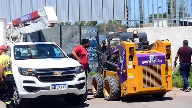 Heavy machinery brought to the murder site. Picture: The Mendoza Post