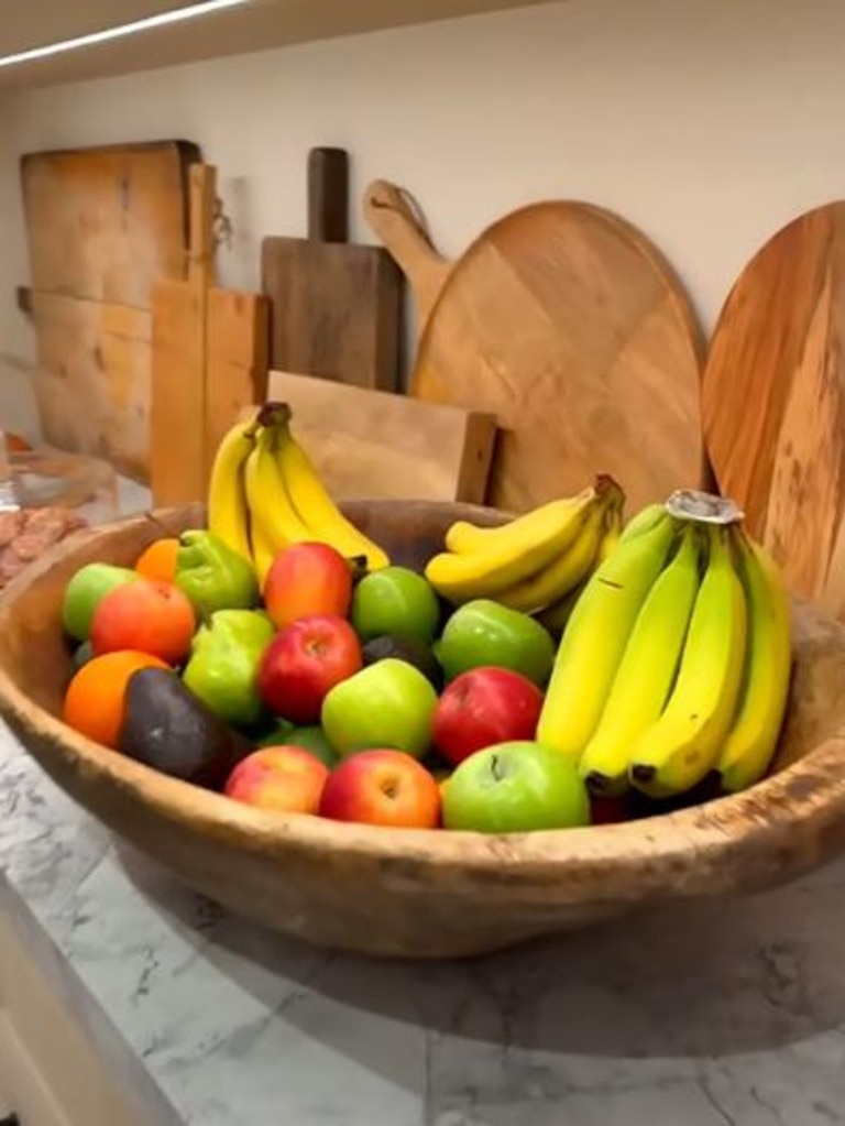 The star keeps a bowl of fresh (and fake) fruits. Picture: Khloé Kardashian/YouTube