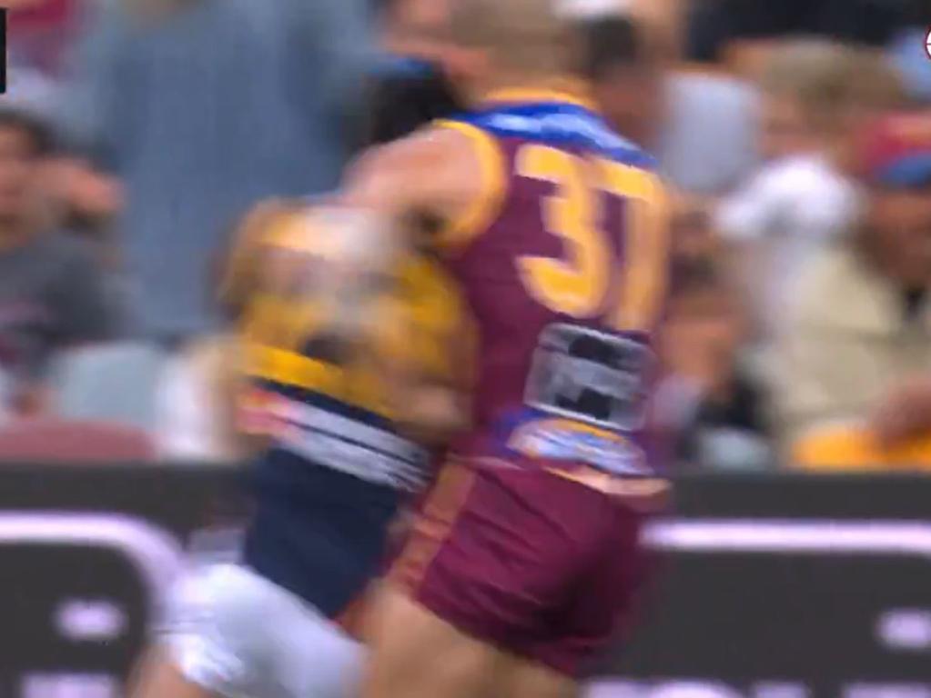 Izak Rankine hit on Lions Brandon Starvevich