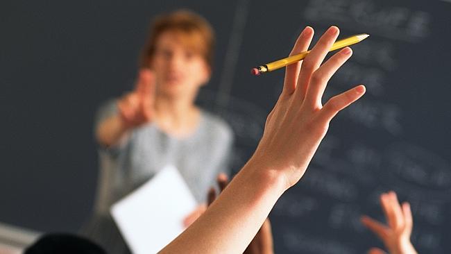 28/09/2011 NEWS: Generic image of teacher instructing students inside classroom.