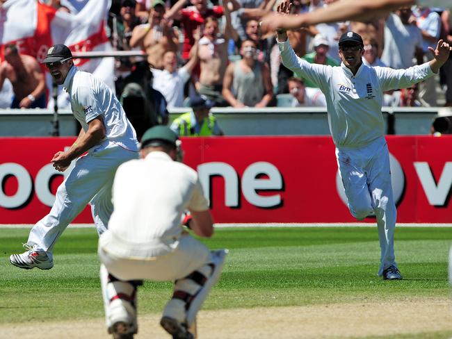 Kevin Pietersen and Graeme Swann celebrate at the MCG in 2010.