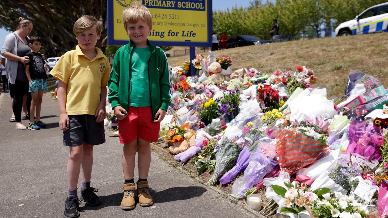 Zavier (L) and Caisen Furley (R) outside Hillcrest Primary School. Picture: NCA NewsWire / Grant Viney