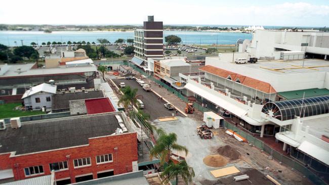 The Mall was demolished in September 1998.