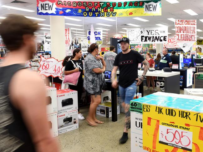 Teen gangs targeted JB Hi-Fi stores during a raft of “swarming” shop thefts.