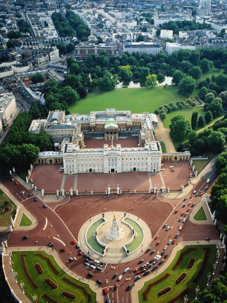 An aerial photo of Buckingham Palace.