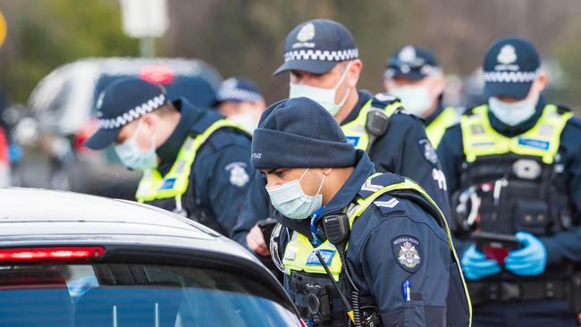 A Victoria Police checkpoint in Wodonga on the NSW border. Picture: Simon Dallinger