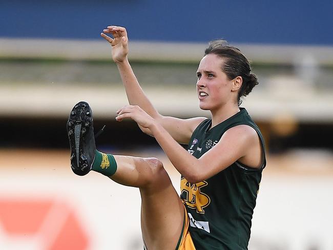 Eliza Shannon kicks against Tracy Village in round 11 of the 2021-22 season. Picture: Felicity Elliott/AFLNT Media.