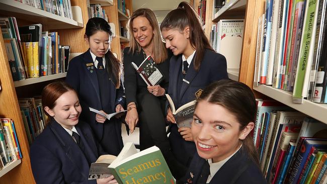 VCE study guide: English exam tips and tricks | Herald Sun