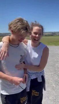 Teen crash victim Benjy Weenink and mum Anna after going skydiving in September