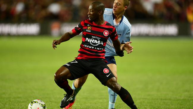 Romeo Castelen of the Wanderers controls the ball. (Getty Images)