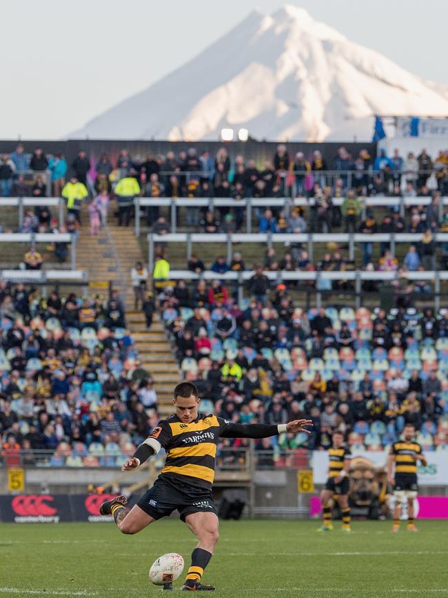 Beaudein Waaka of Taranaki kicks at goal at Yarrow Stadium in New Plymouth.