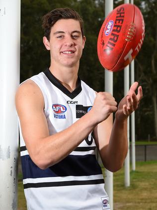 AFL SuperCoach 2018: Nick Coffield closing on Round 1 debut for St ...