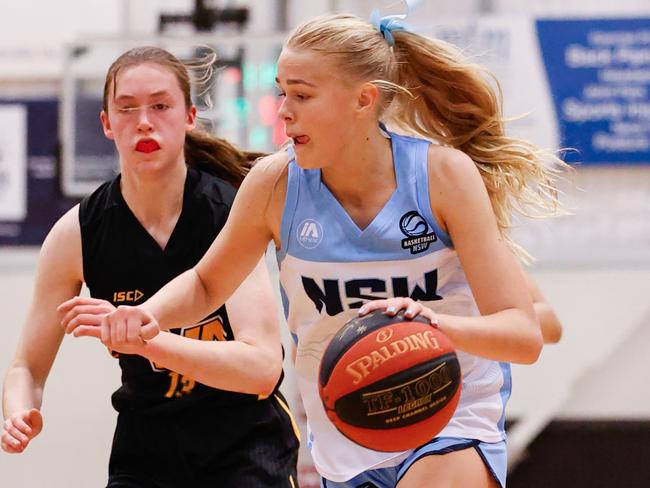 NSW Country's Kira Juffermans in action at the Basketball Australia Under-16 National Championships. Picture: Mike Farnell