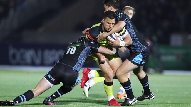 Matt Toomua was sent to the sinbin for a lifting tackle on his debut for Leicester.