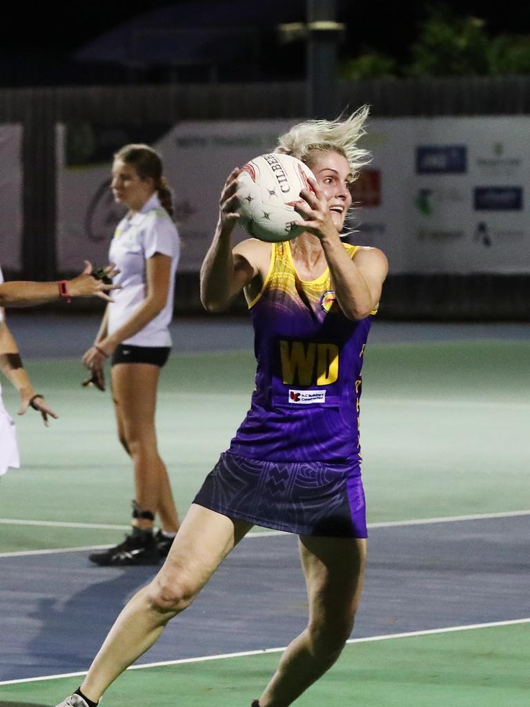 Fierce's Jamie Broadley looks to pass in the Cairns Netball Association Senior Division 1 match between the Phoenix Fierce and the Cairns Saints. PICTURE: BRENDAN RADKE